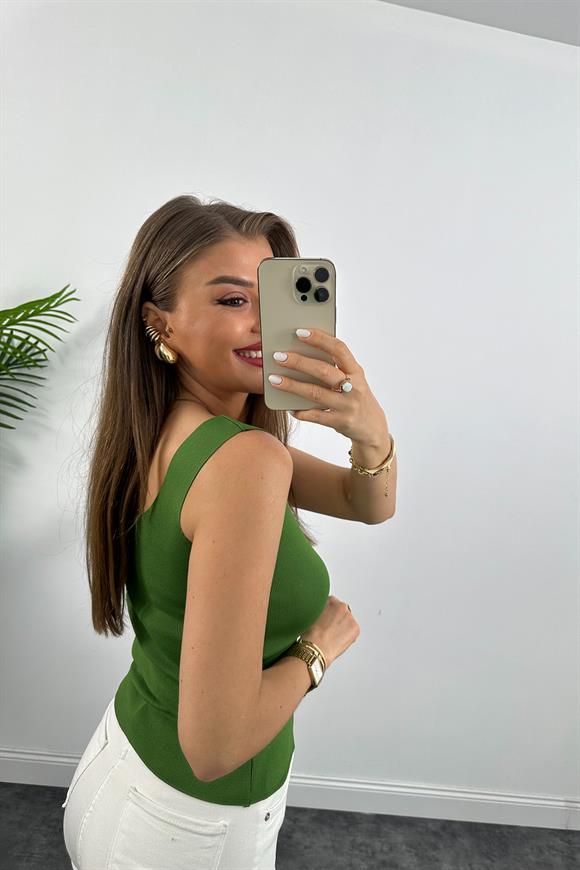 Uzun Boy Elit Triko Kare Yaka Likralı Atlet Yağ Yeşili