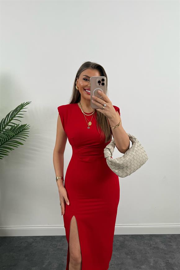 Vatkalı Drapeli Atlas Kumaş Midi Boy Yırtmaçlı Elbise Kırmızı