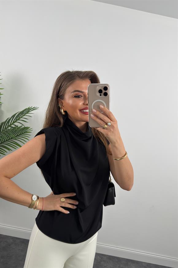 Vatkalı Drapeli Dik Yaka İpekli Krep Bluz Siyah