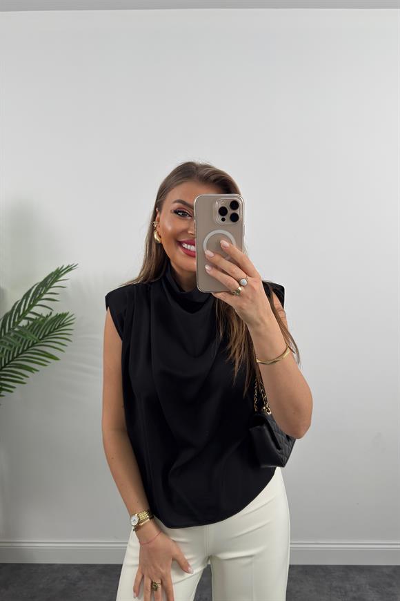 Vatkalı Drapeli Dik Yaka İpekli Krep Bluz Siyah