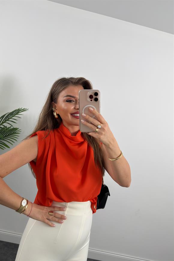 Vatkalı Drapeli Dik Yaka İpekli Krep Bluz Oranj