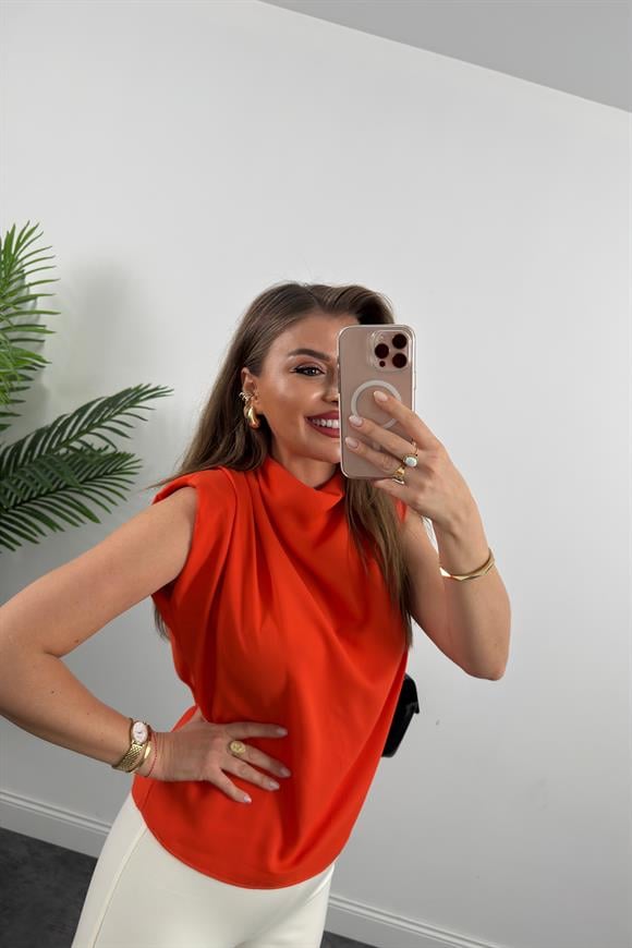 Vatkalı Drapeli Dik Yaka İpekli Krep Bluz Oranj