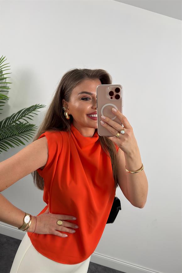 Vatkalı Drapeli Dik Yaka İpekli Krep Bluz Oranj