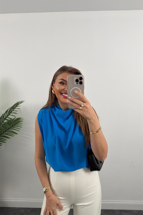 Vatkalı Drapeli Dik Yaka İpekli Krep Bluz Mavi