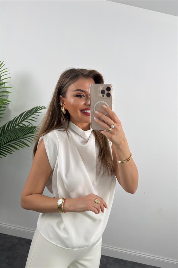 Vatkalı Drapeli Dik Yaka İpekli Krep Bluz Beyaz