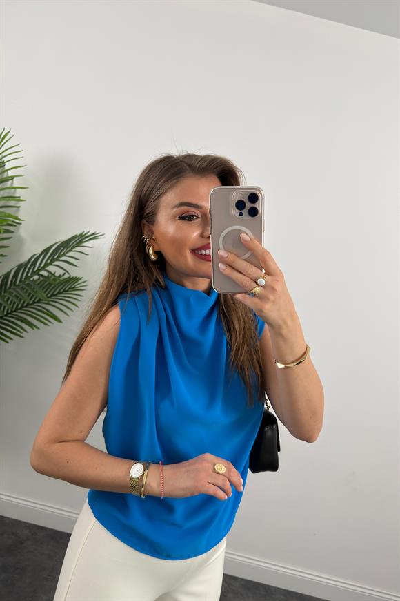 Vatkalı Drapeli Dik Yaka İpekli Krep Bluz Mavi
