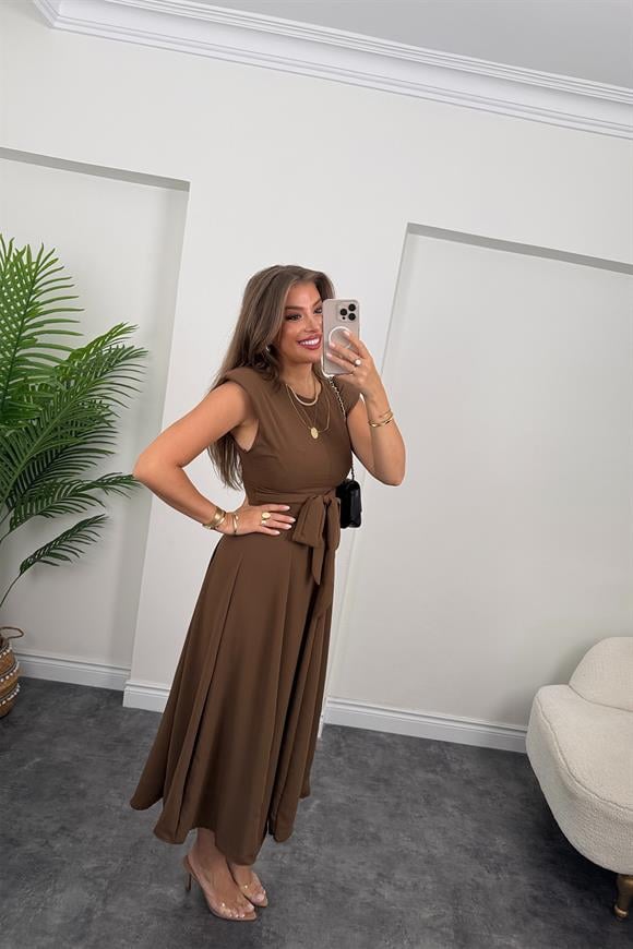 Vatkalı Kuşaklı Maxi Kloş Elbise Acı Kahve