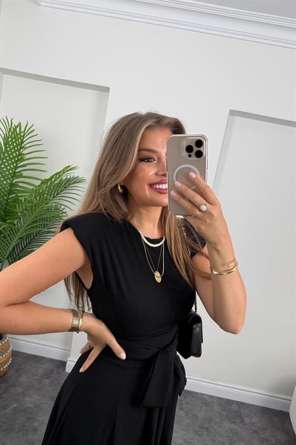 Vatkalı Kuşaklı Maxi Kloş Elbise Siyah