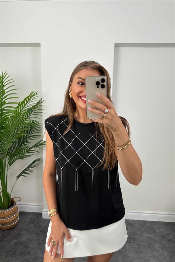 Vatkalı Zincirli Tasarım Tshirt Siyah