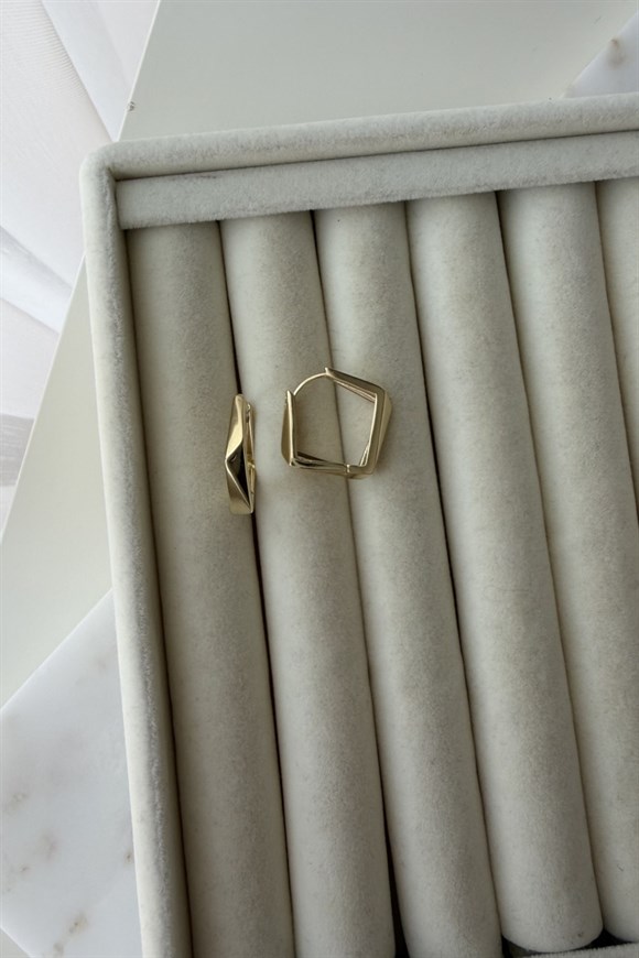 Xupıng Köşeli Plaka Küpe