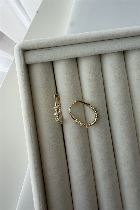 Xupıng Ortası Taş Detaylı Tırtıklı Oval Küpe