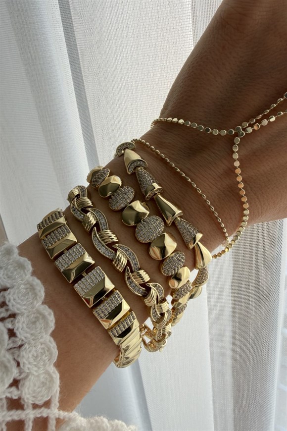 Xupıng Oval Plaka Ve Zirkon Taşlı Bileklik