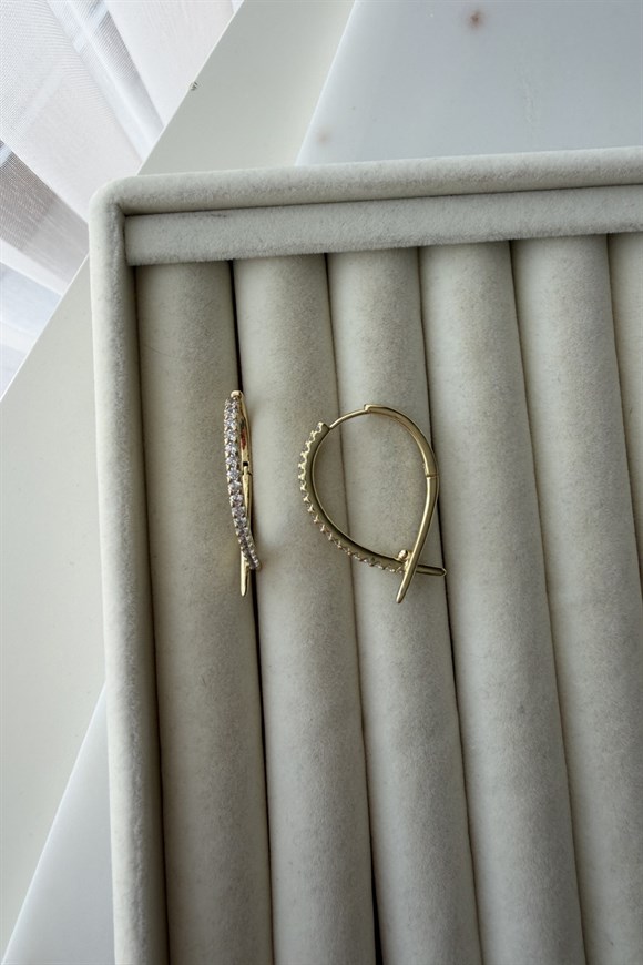 Xupıng Ucu Çapraz Detaylı Oval Küpe