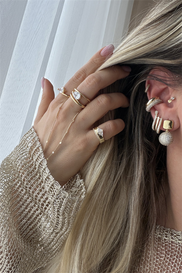 Xupıng Üstü Plaka Altı Top Sallantılı Küpe