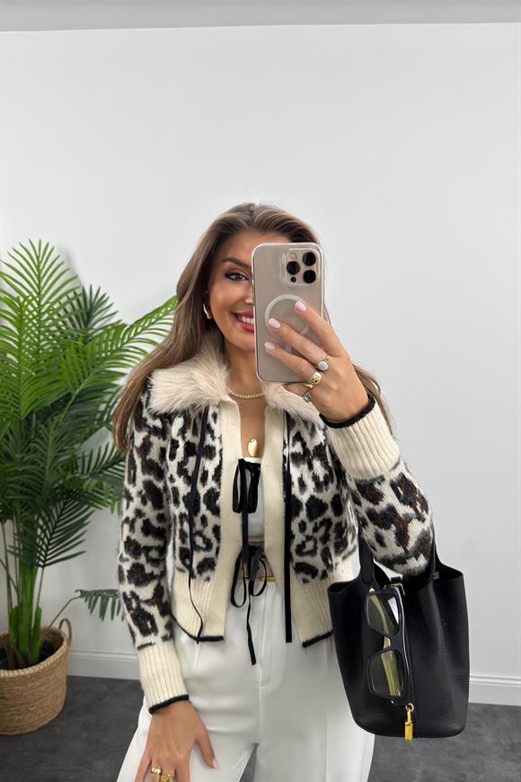 Yakası Krem Kürklü Süet Bağcıklı Yumoş Leopar Hırka