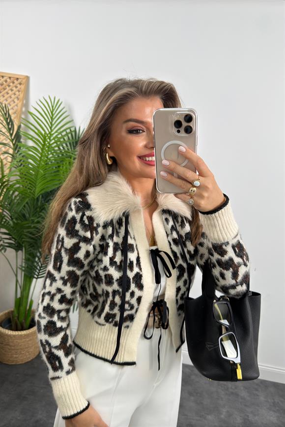 Yakası Krem Kürklü Süet Bağcıklı Yumoş Leopar Hırka