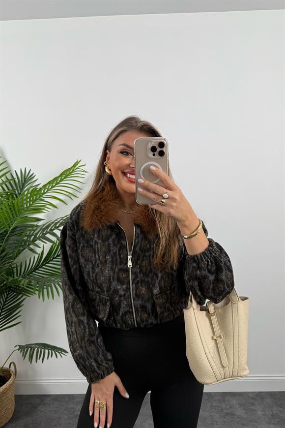 Yakası Kürklü Yünlü Kumaş Leopar Bomber Ceket