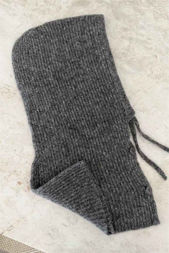 Yumuşak Dokulu Düğmeli Balaclava Gri