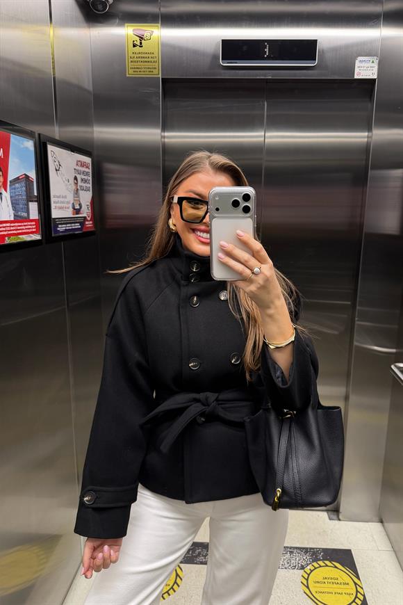 Zra Model Dik Yaka Apoletli Kısa Kaşe Kaban Siyah