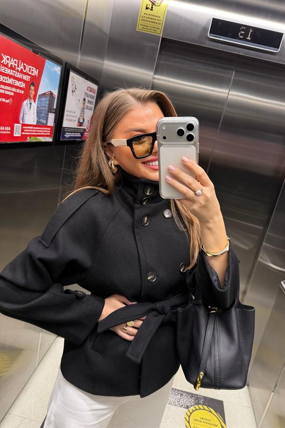 Zra Model Dik Yaka Apoletli Kısa Kaşe Kaban Siyah