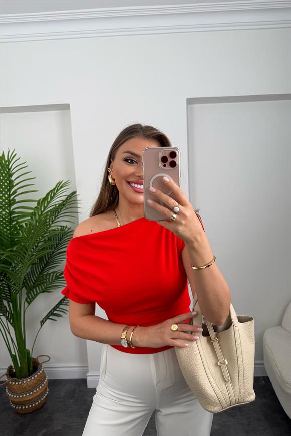 Zra Model Likralı Drapeli Düşük Omu Kısa Kol Bluz Narçiçeği Kırmızı