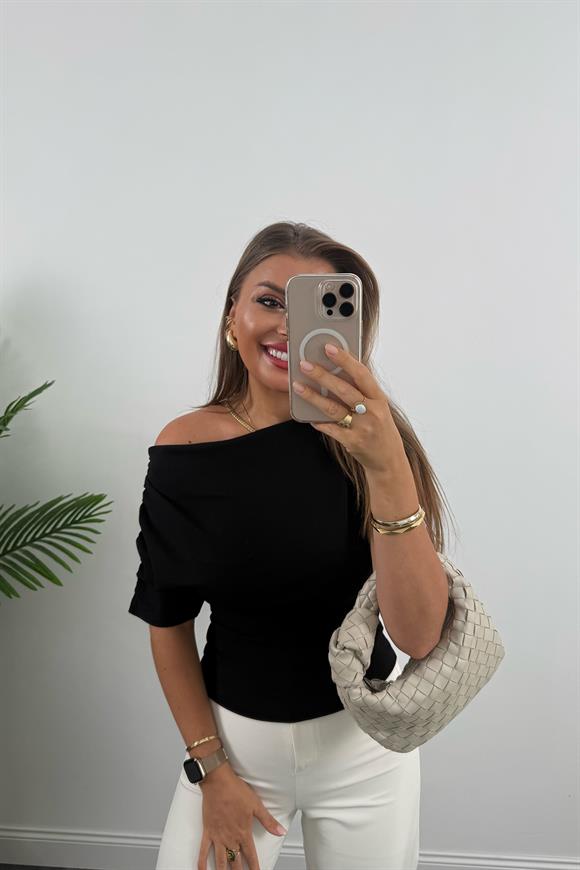 Zra Model Likralı Drapeli Düşük Omu Kısa Kol Bluz Siyah