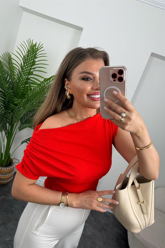 Zra Model Likralı Drapeli Düşük Omu Kısa Kol Bluz Narçiçeği Kırmızı