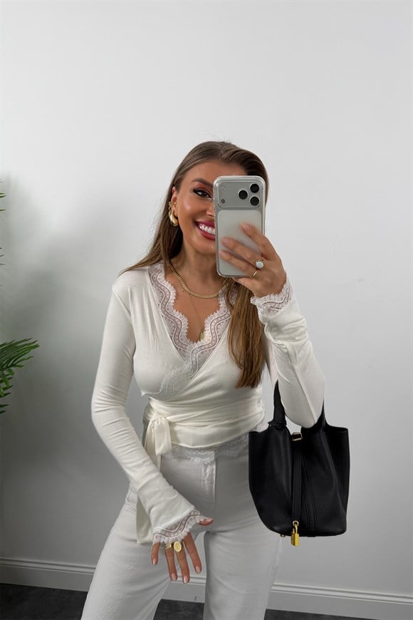 Zra Model Soft Touch Dantelli Kruvaze Basic Bluz Beyaz