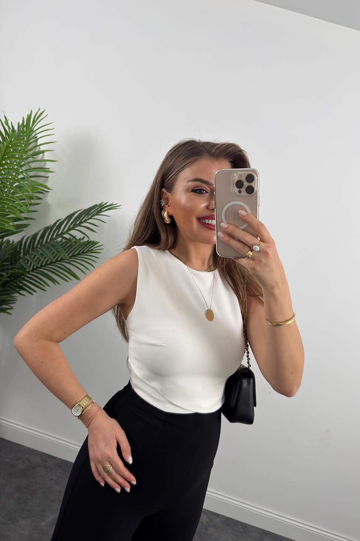 Bebe Marka Sırtı Fermuarlı Önü Zarf Klasik Kumaş Bluz Beyaz