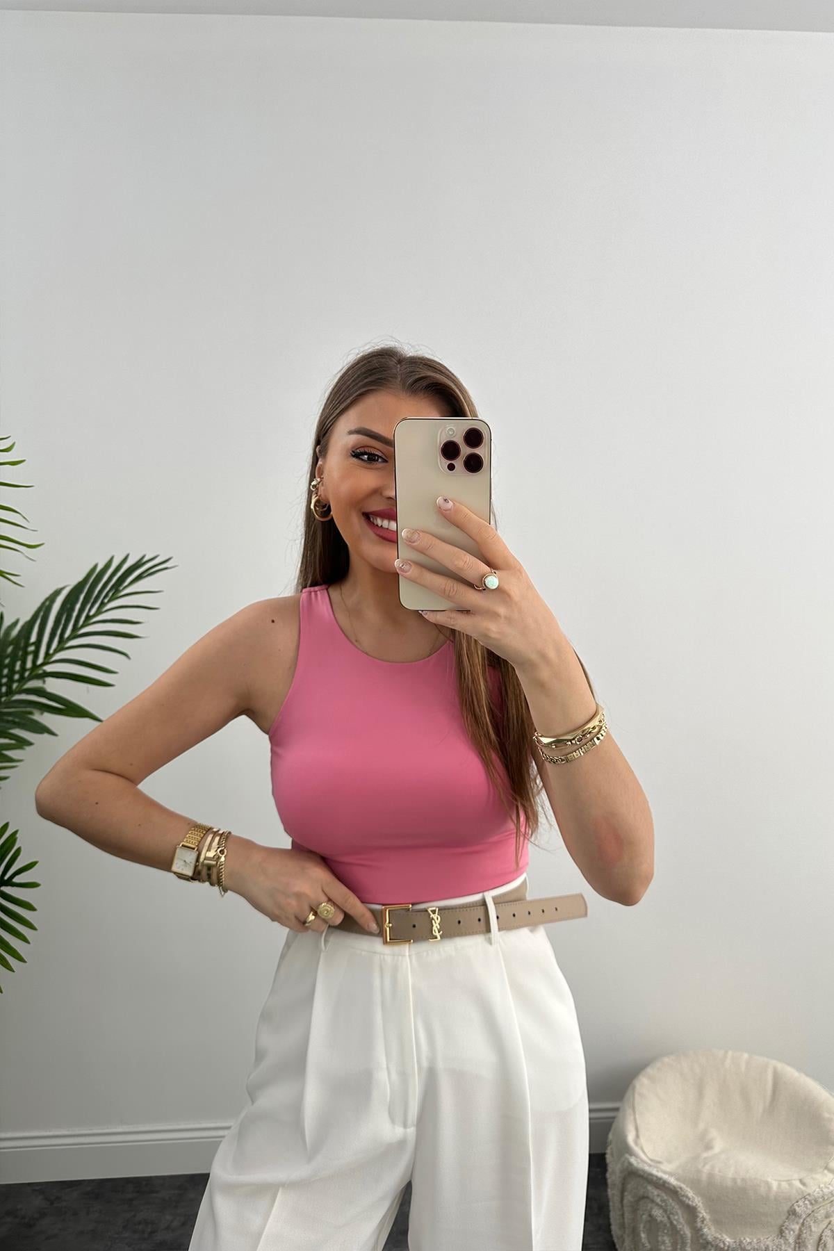 Double Kumaş Likralı Halter Yaka Crop Bluz Barbie Pembe