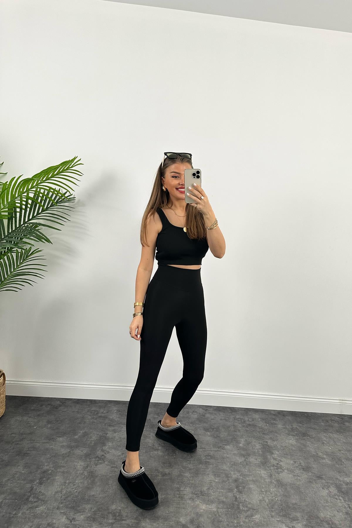 Fit Love Oysh Model İçi Şardonlu Toparlayıcı Tayt Siyah