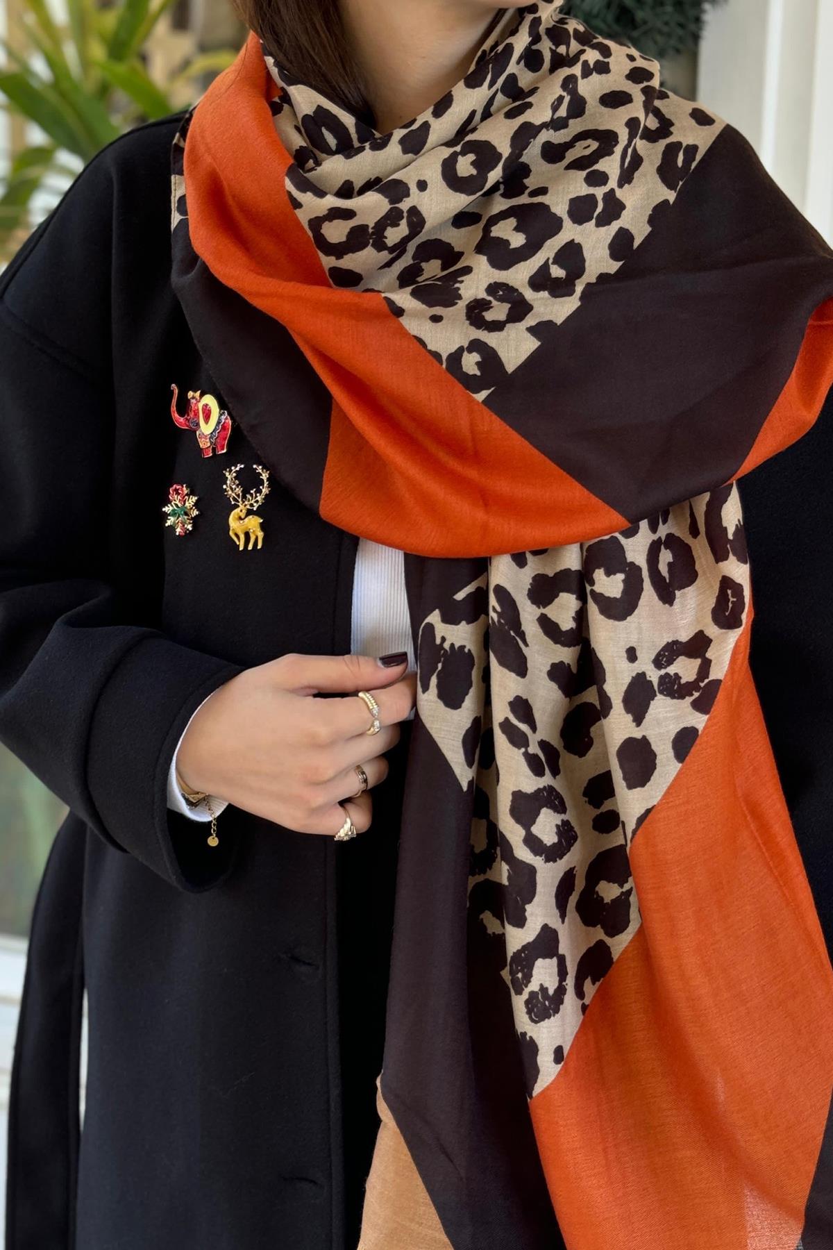 Leopar Desenli Turuncu Şal