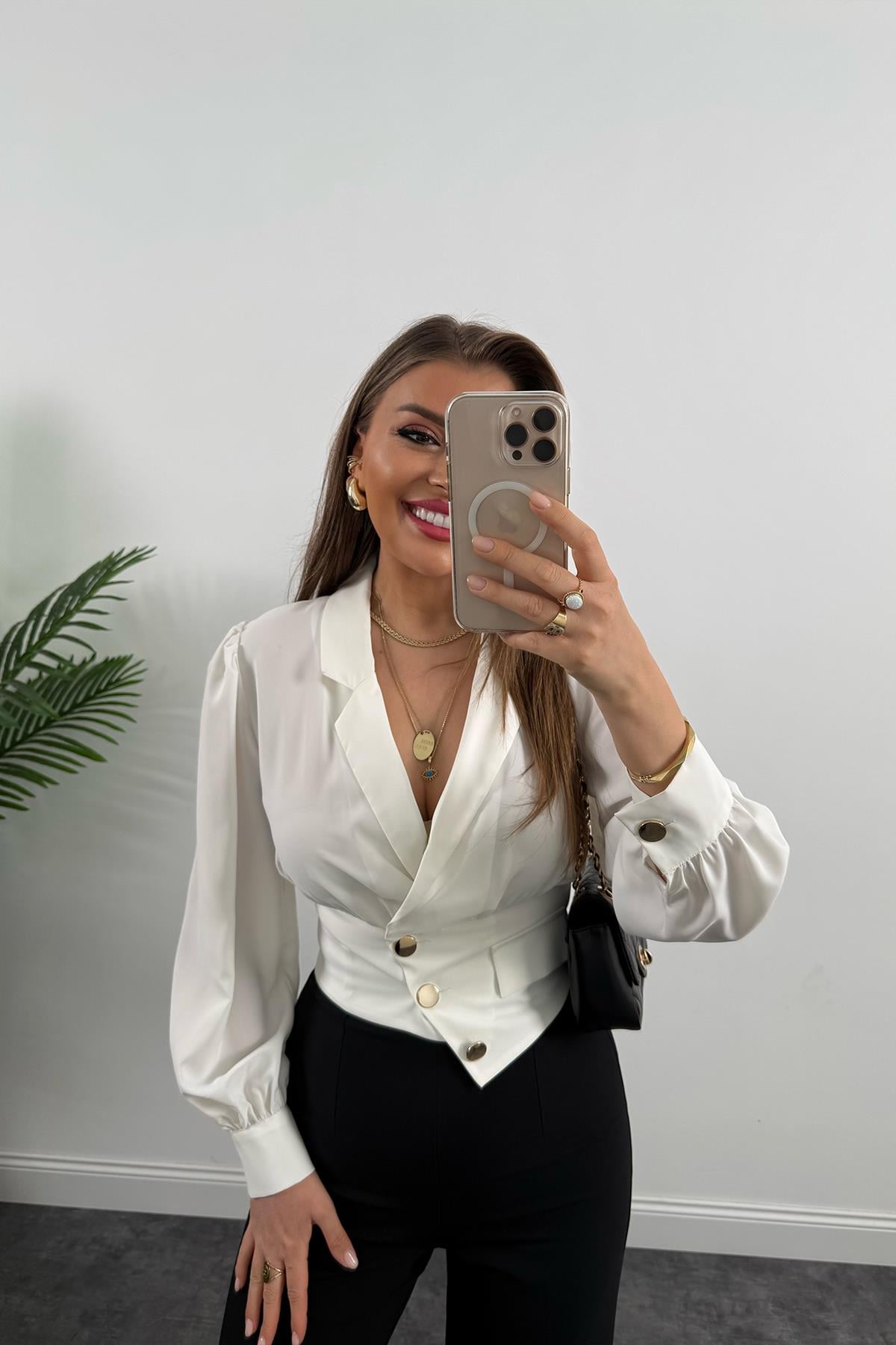 Lüx Kalite Asimetrik Kesim Kısa Tasarım Bluz Ekru