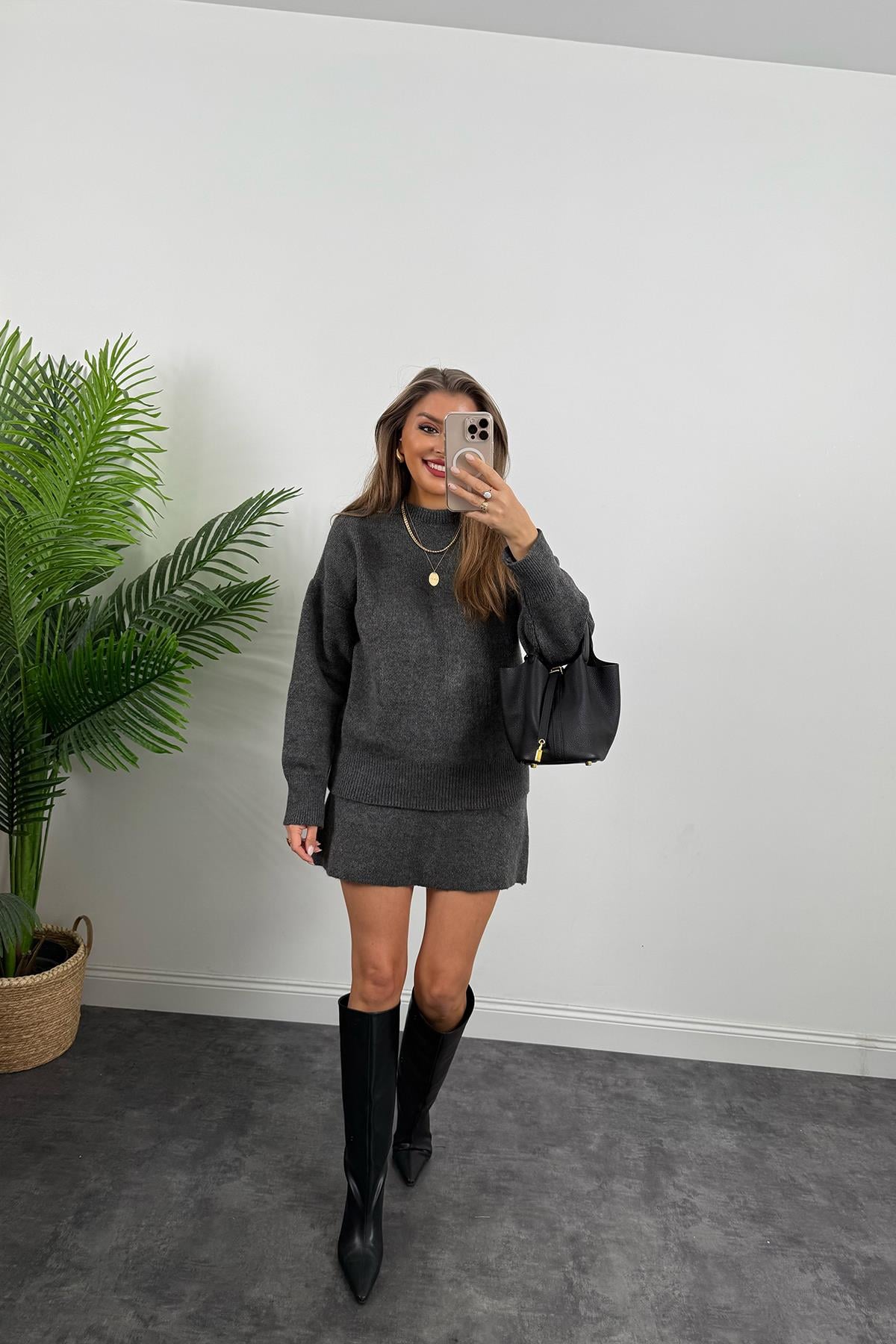 Lüx Kalite Çelik Dokuma Yumoş Triko Etek Kazak Takım Antrasit