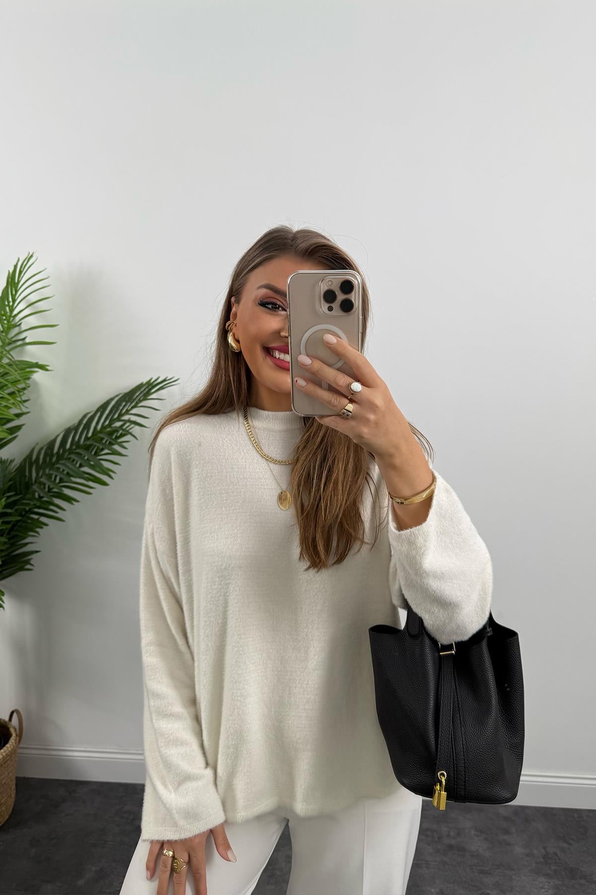 Lüx Kalite Dik Yaka Basic Yumoş Kazak Ekru