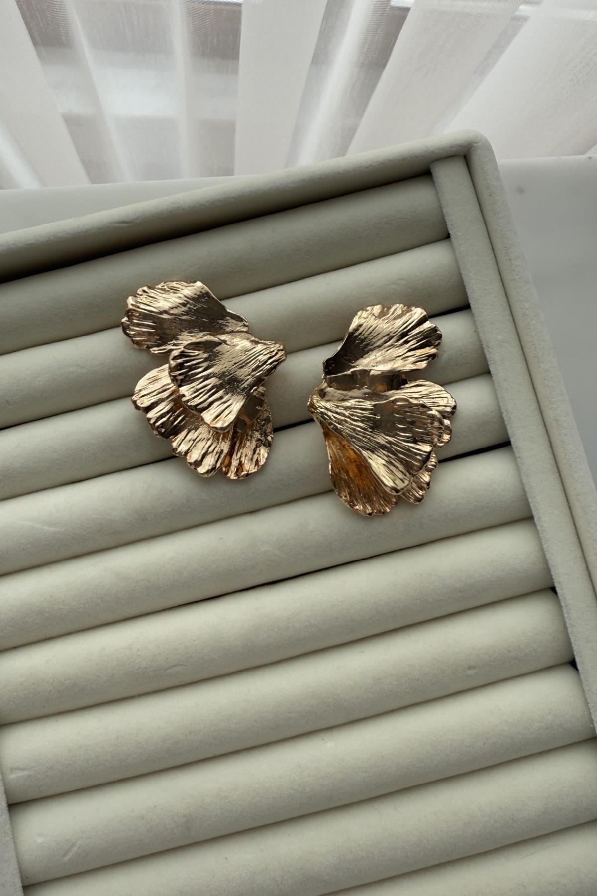 Marka Model Gold Çiçek Küpe