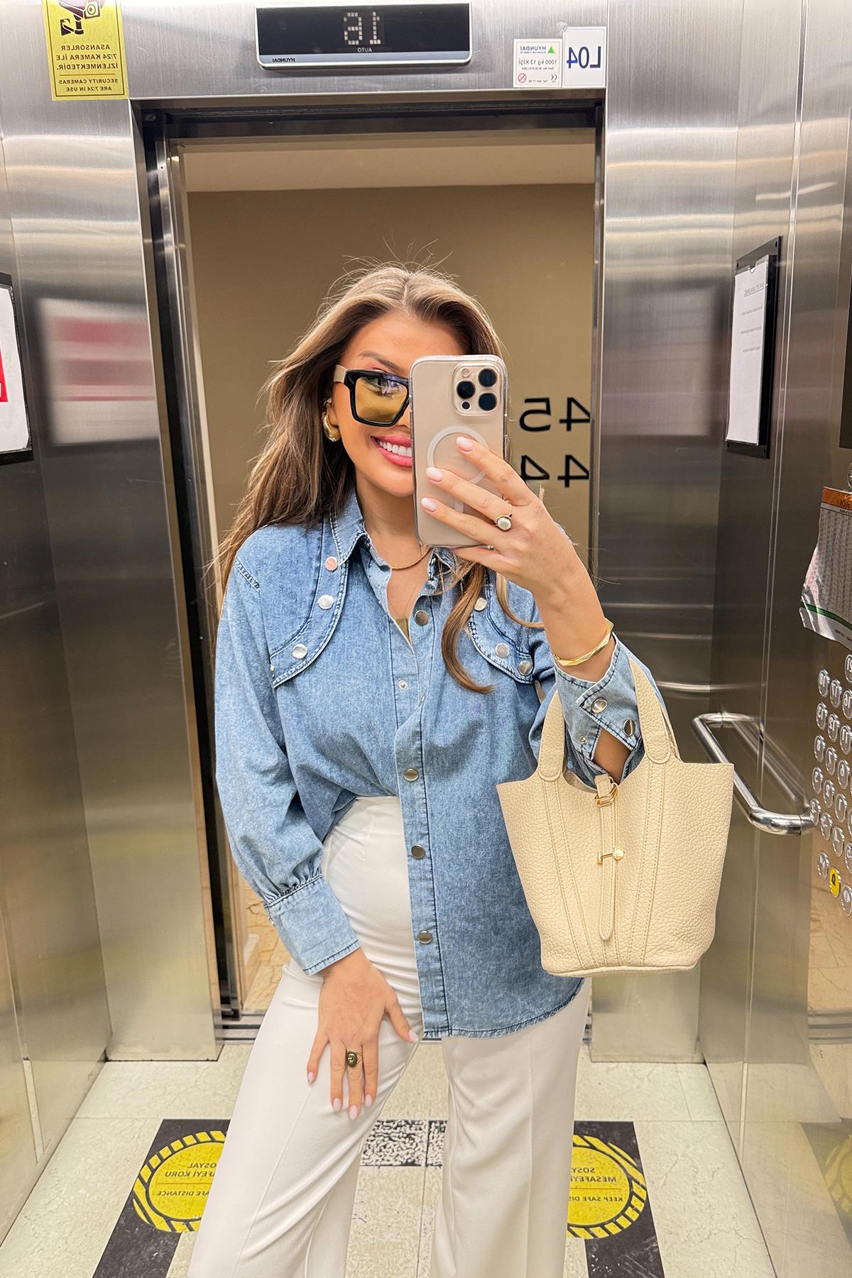 Marka Model Omuzları Düğme Detaylı Tasarım Jean Gömlek