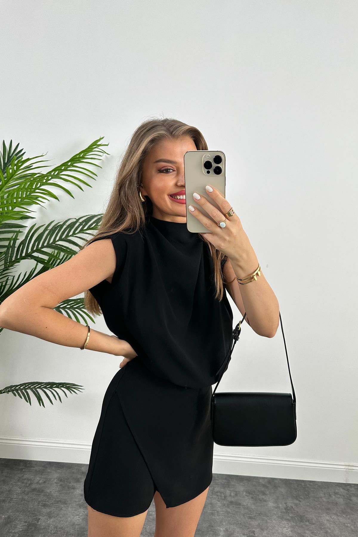 Marka Model Şort Etekli Krep Tulum
