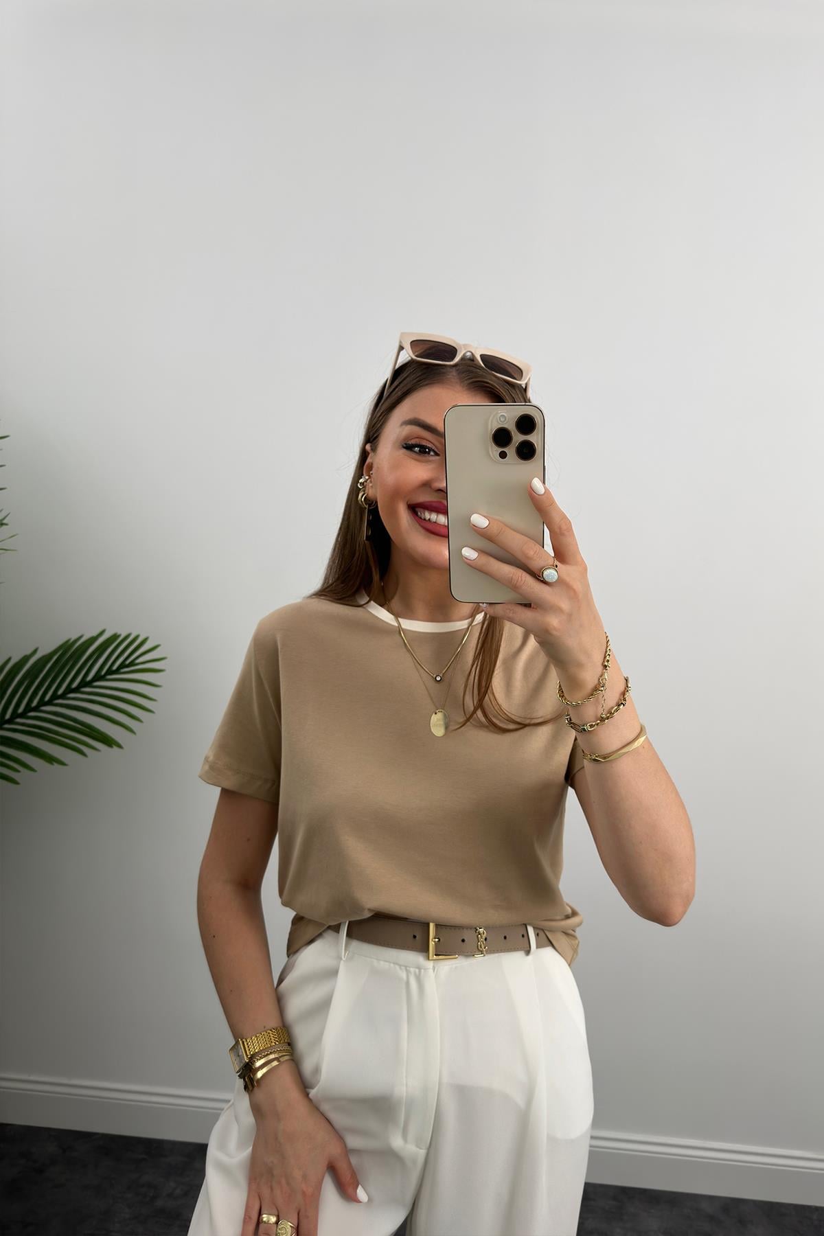 Massimo Model Bisiklet Yaka Biyeli Detaylı Basic Tshirt Bej