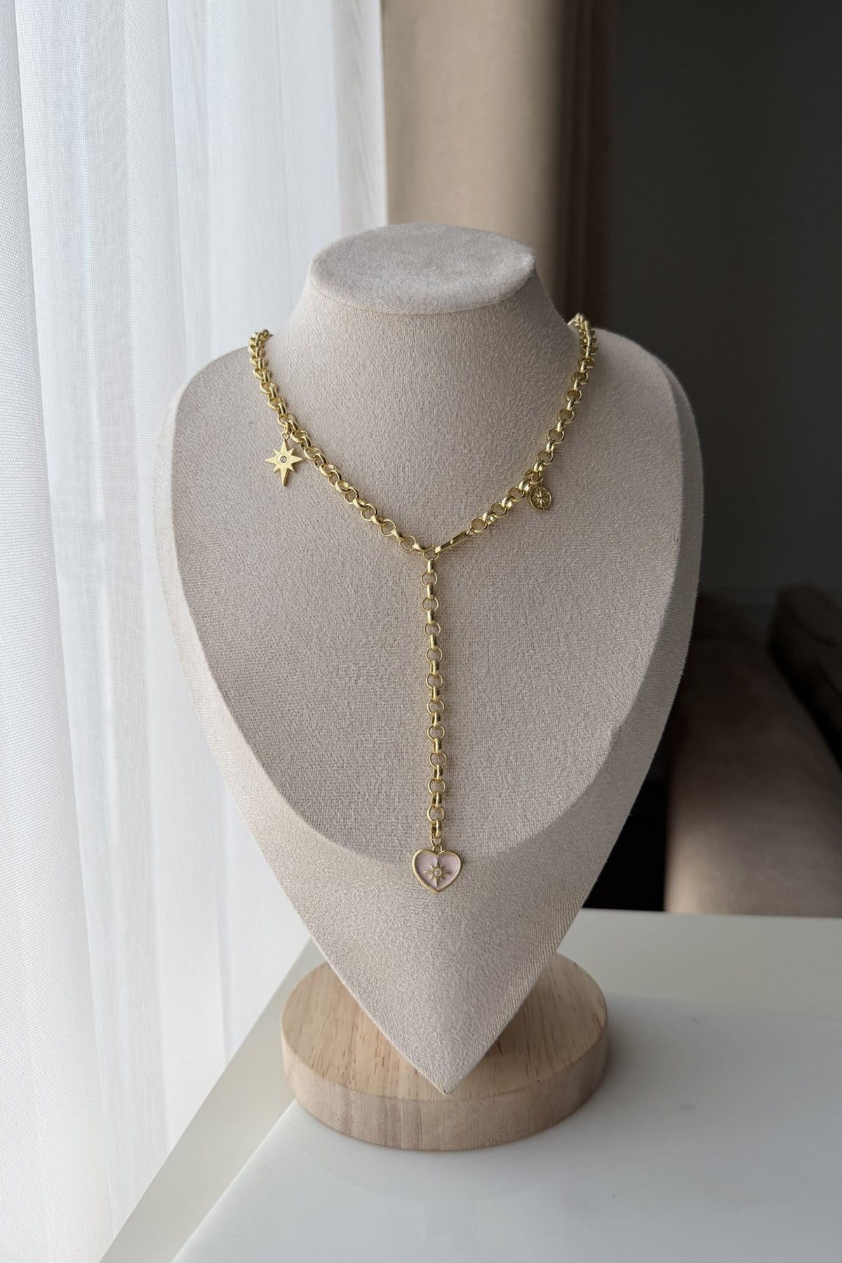 Özel Seri Marka Model Mineli Kalp Charmlı Kolye