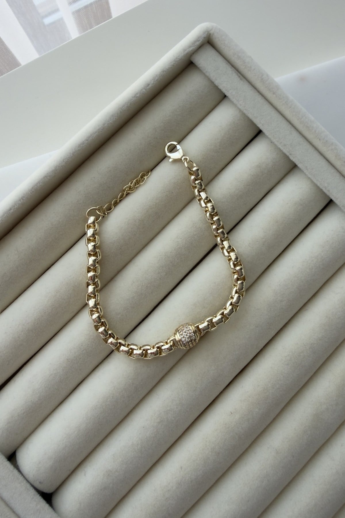 Özel Seri Ortası Taşlı Silindir Model Bileklik