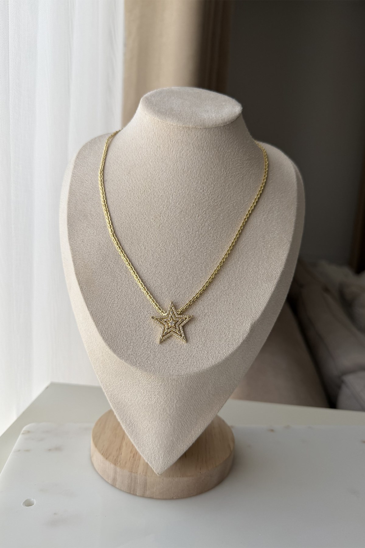 Özel Seri Yıldız Model Kolye