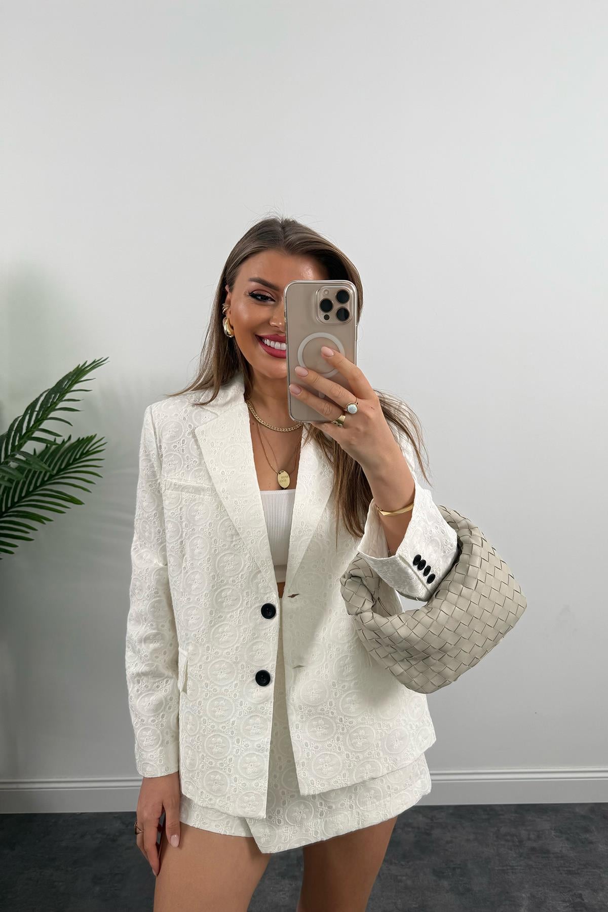 Perry Premium Fisto Nakışlı Şort Etek Blazer Ceket Takım Beyaz