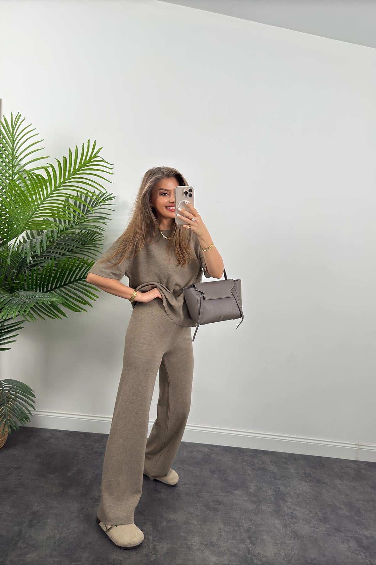 Premium Seri 4 Mevsim Likralı Basic Örme Takım Vizon