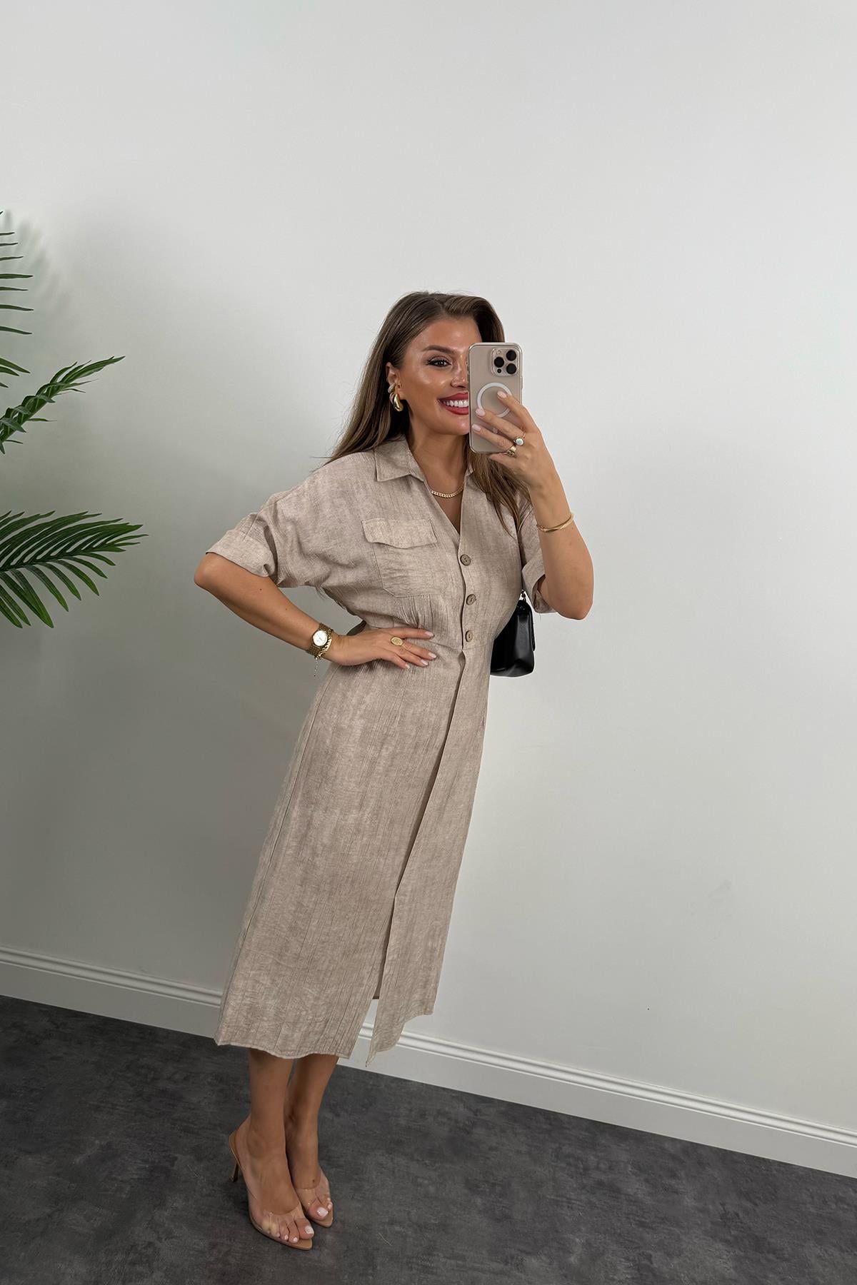 Premium Seri Beli Lastikli Ahşap Düğmeli Midi Boy Elbise Naturel Bej