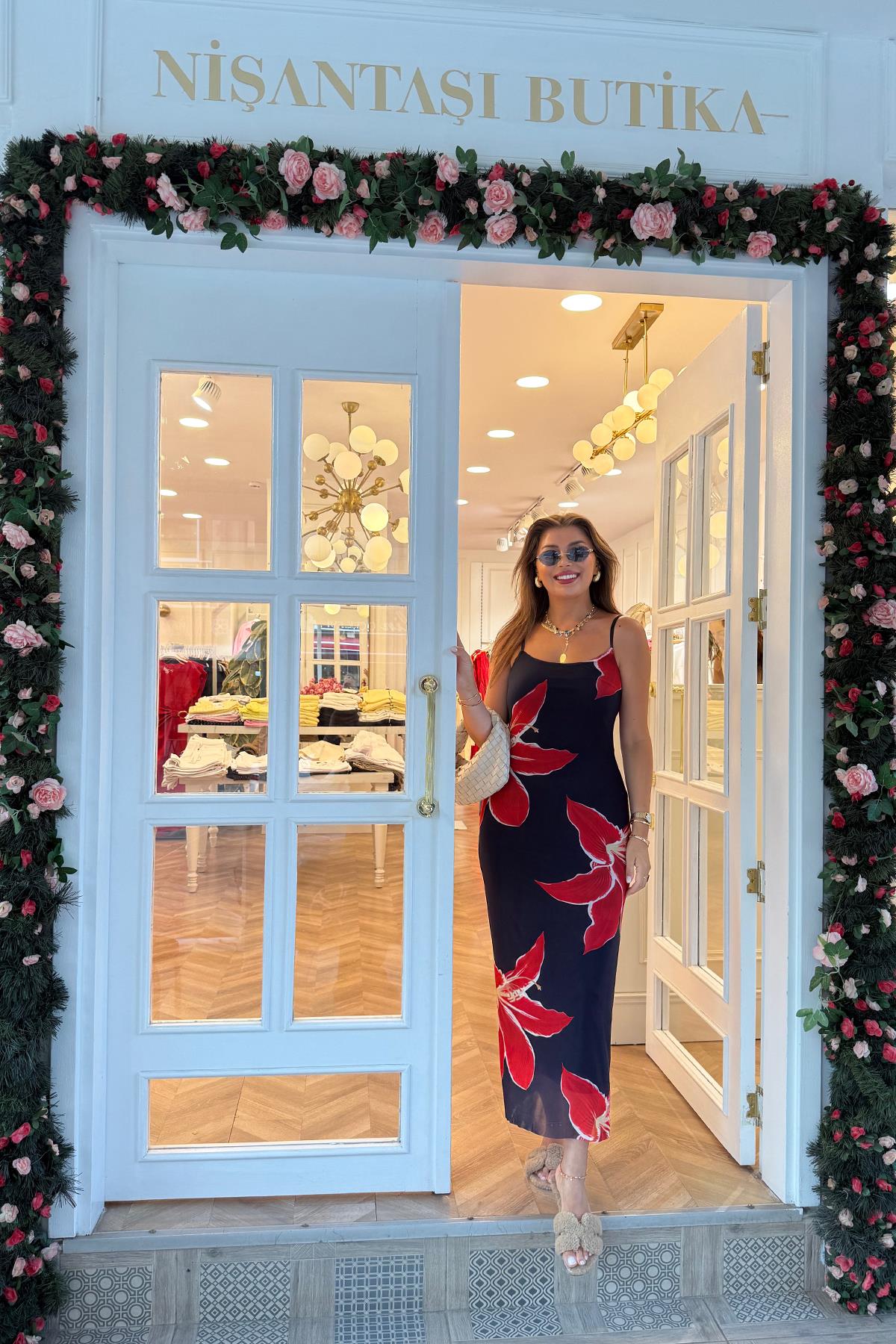 Premium Seri Kırmızı Çiçekli Likralı Maxi Tül Elbise