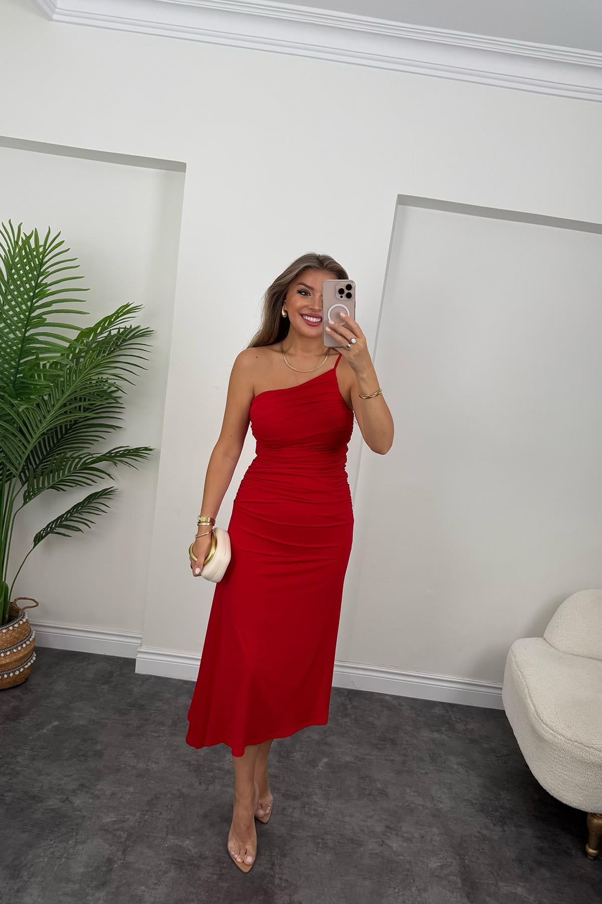 Premium Seri Likralı Drapeli Tek Omuz Asimetrik Elbise Kırmızı