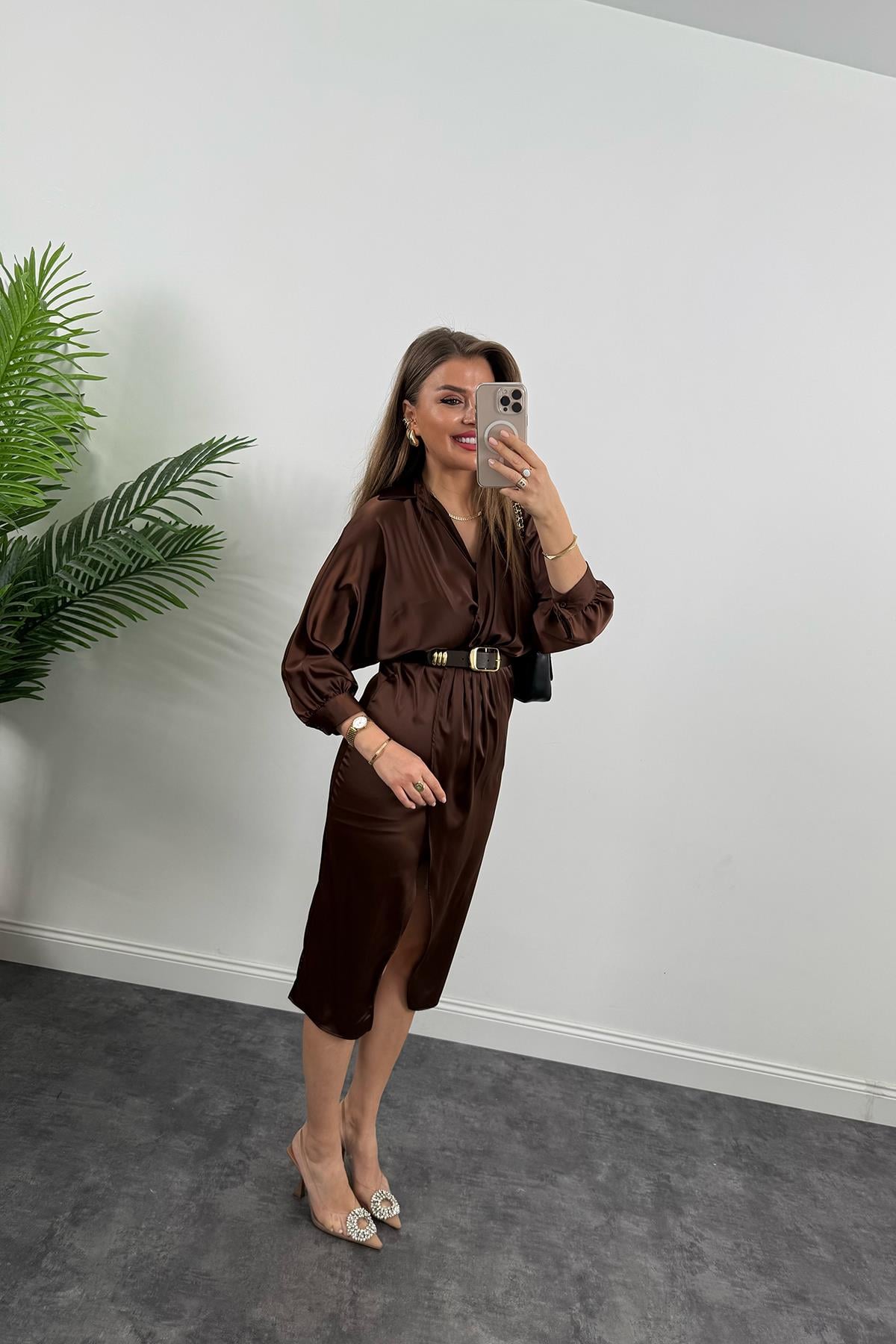Premium Seri Midi Boy Kemerli Saten Anvelop Elbise Acı Kahve