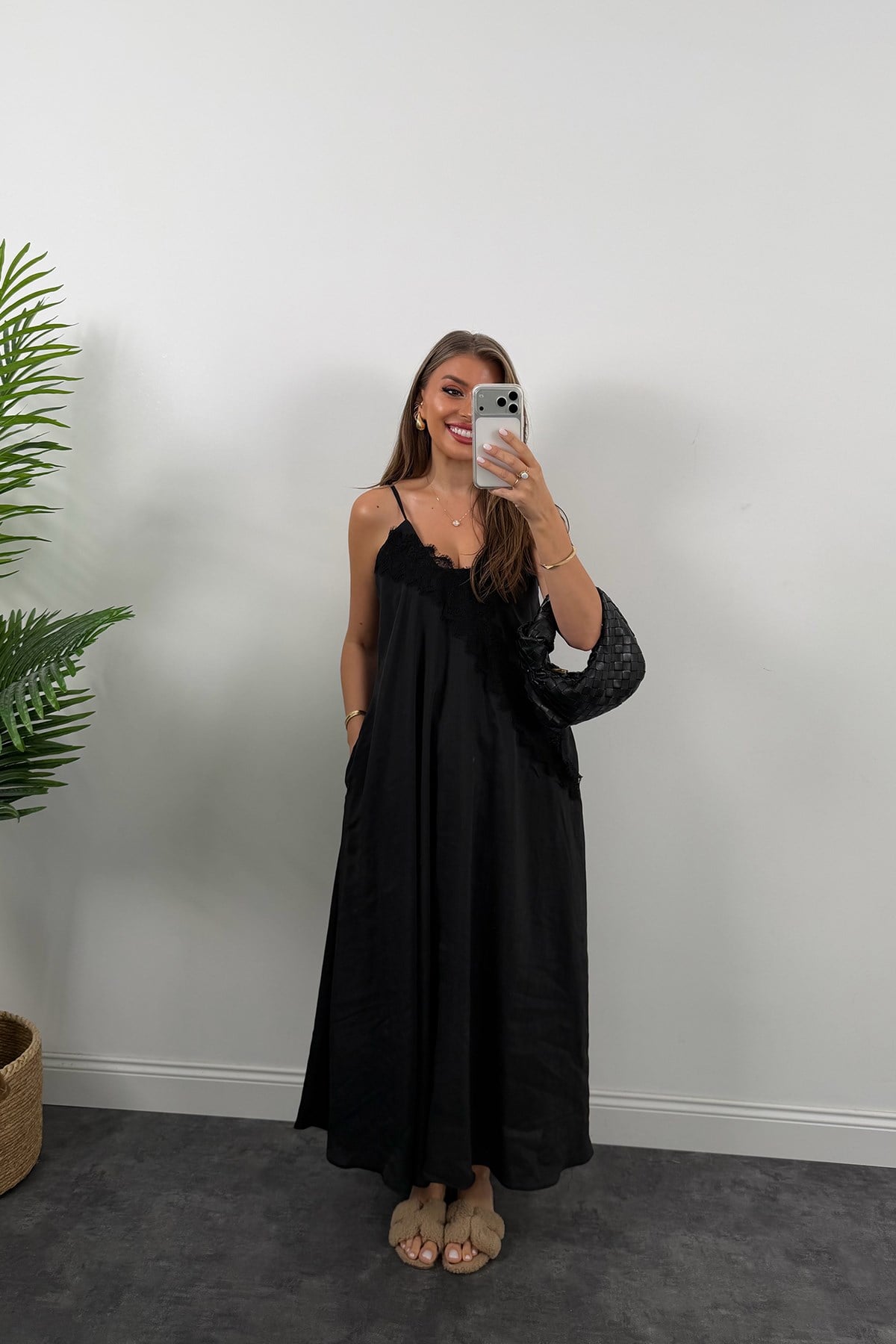 Premium Seri Yakası Dantelli Maxi Tensel Elbise Siyah