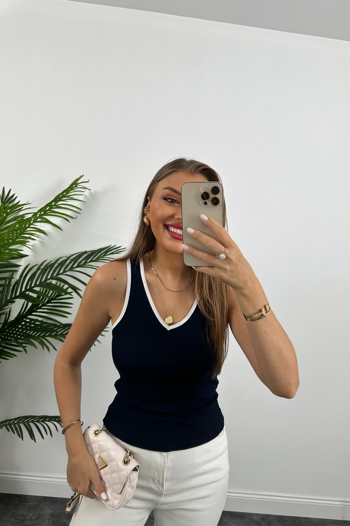 1. Sınıf Kalite Massi Model Tam Pamuklu V Yaka Biyeli Atlet Lacivert